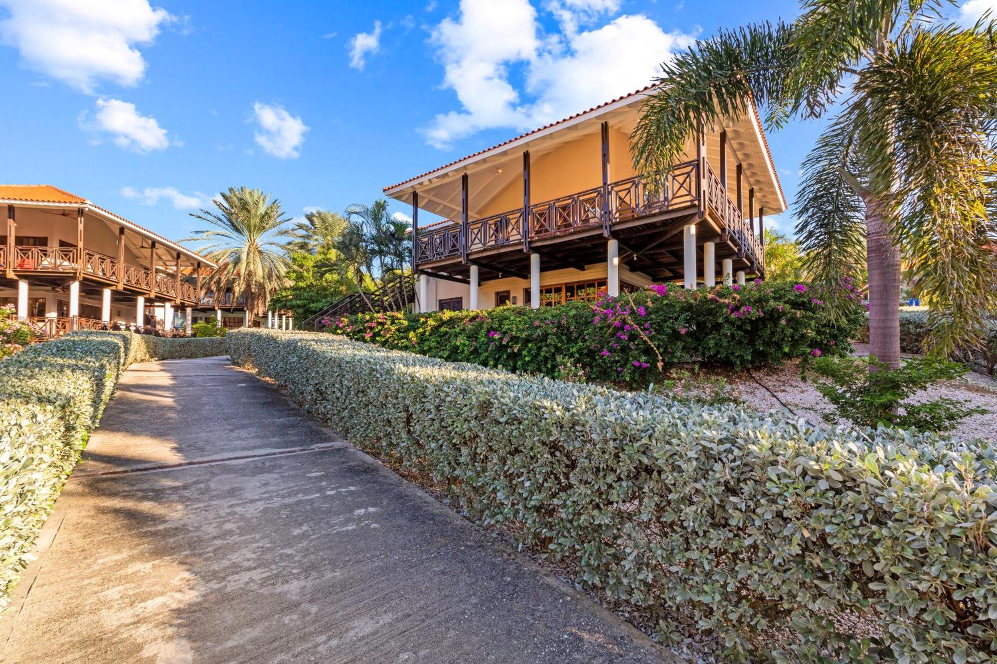 Blue Bay Villa'S Bagian luar foto